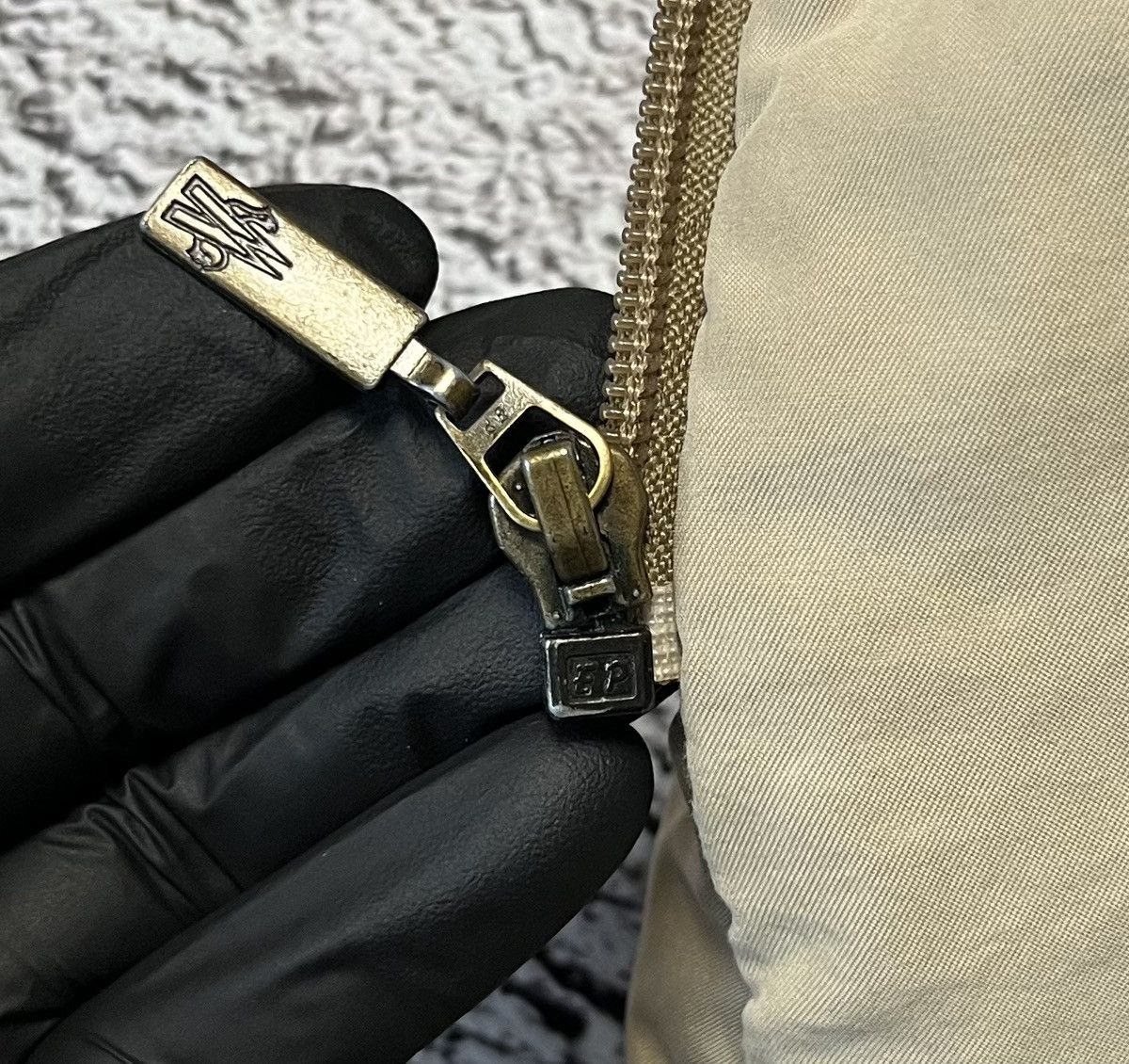Moncler Vintage Moncler Down Puffer Jacket Beige Mens Size 6 Size US XL / EU 56 / 4 - 15 Thumbnail