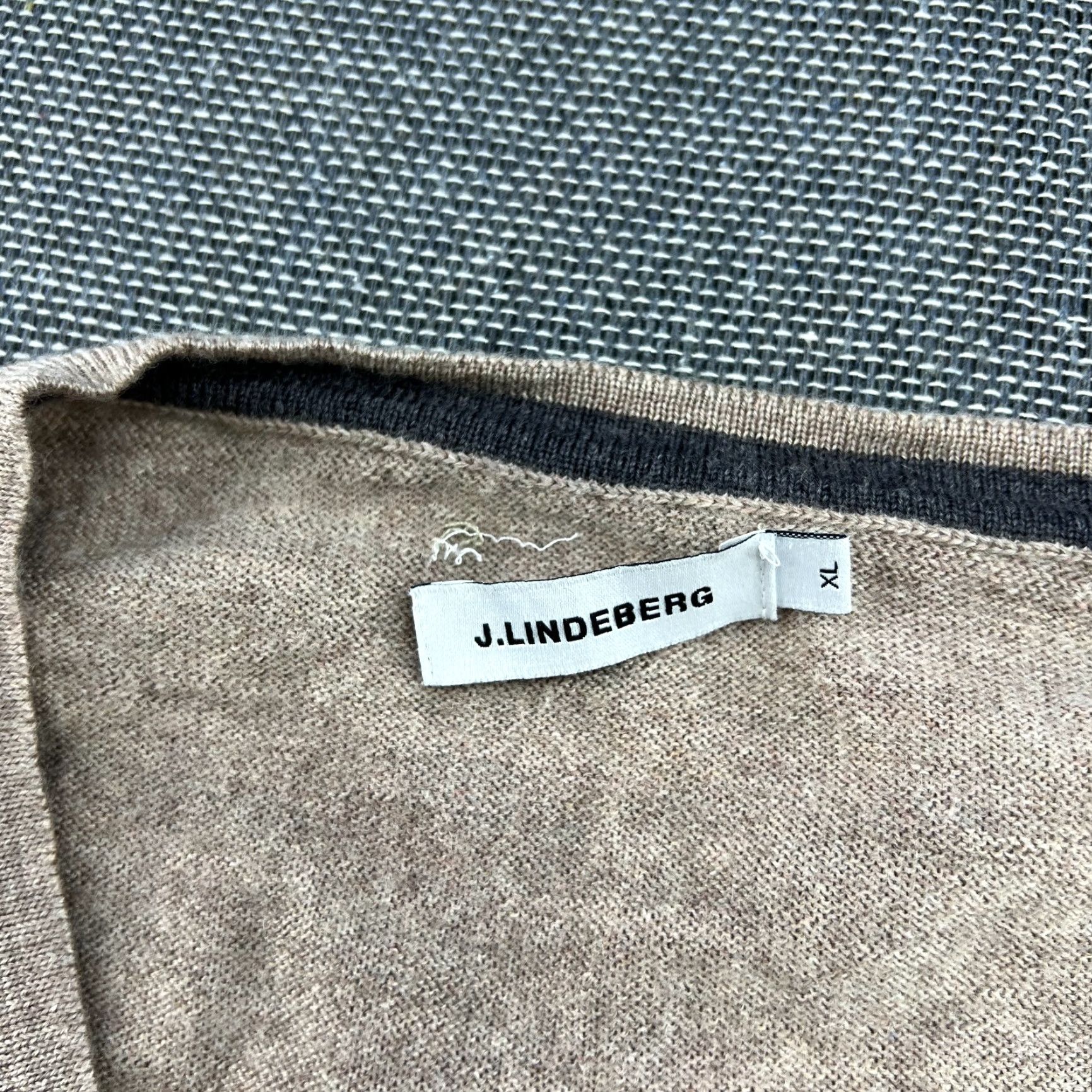 J.Lindeberg J. Lindeberg Mens Jumper XL 100% Merino Wool Beige V-Neck Pullover Sweater Shirt? Size US XL / EU 56 / 4 - 3 Thumbnail