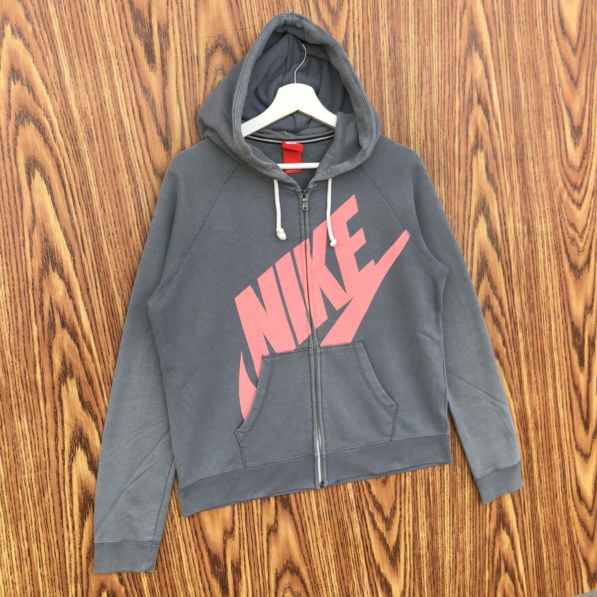 Nike Vintage Nike Swoosh Hoodie Zipper Sweatshirt Size US L / EU 52-54 / 3 - 2 Thumbnail