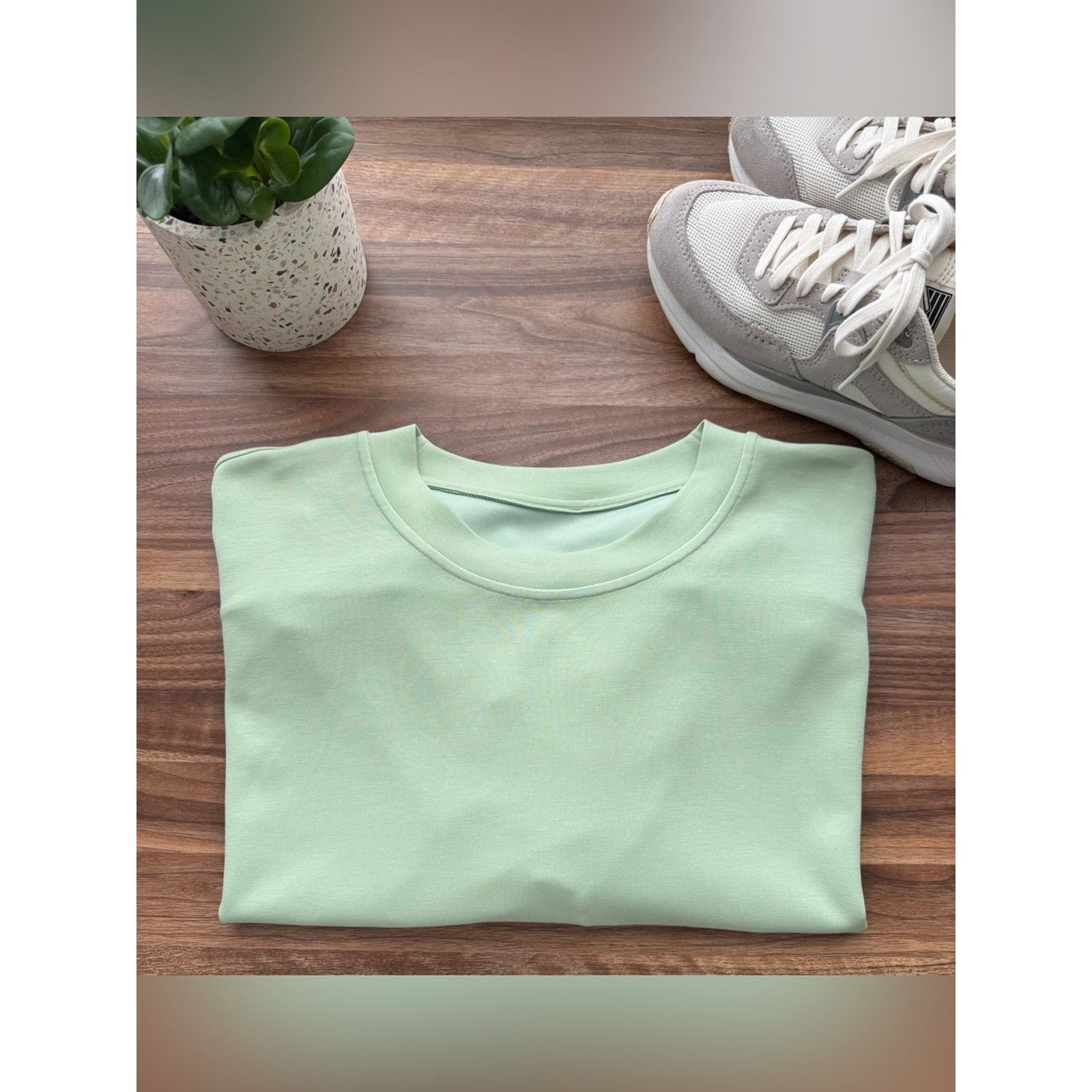 Lululemon Lululemon Oversized Softstreme Green Crewneck Sweatshirt Size L / US 10 / IT 46 - 2 Thumbnail
