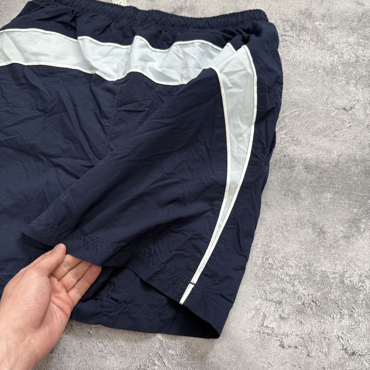 Vintage Vintage Nike Nylon Shorts Y2K Size US 34 / EU 50 - 10 Thumbnail