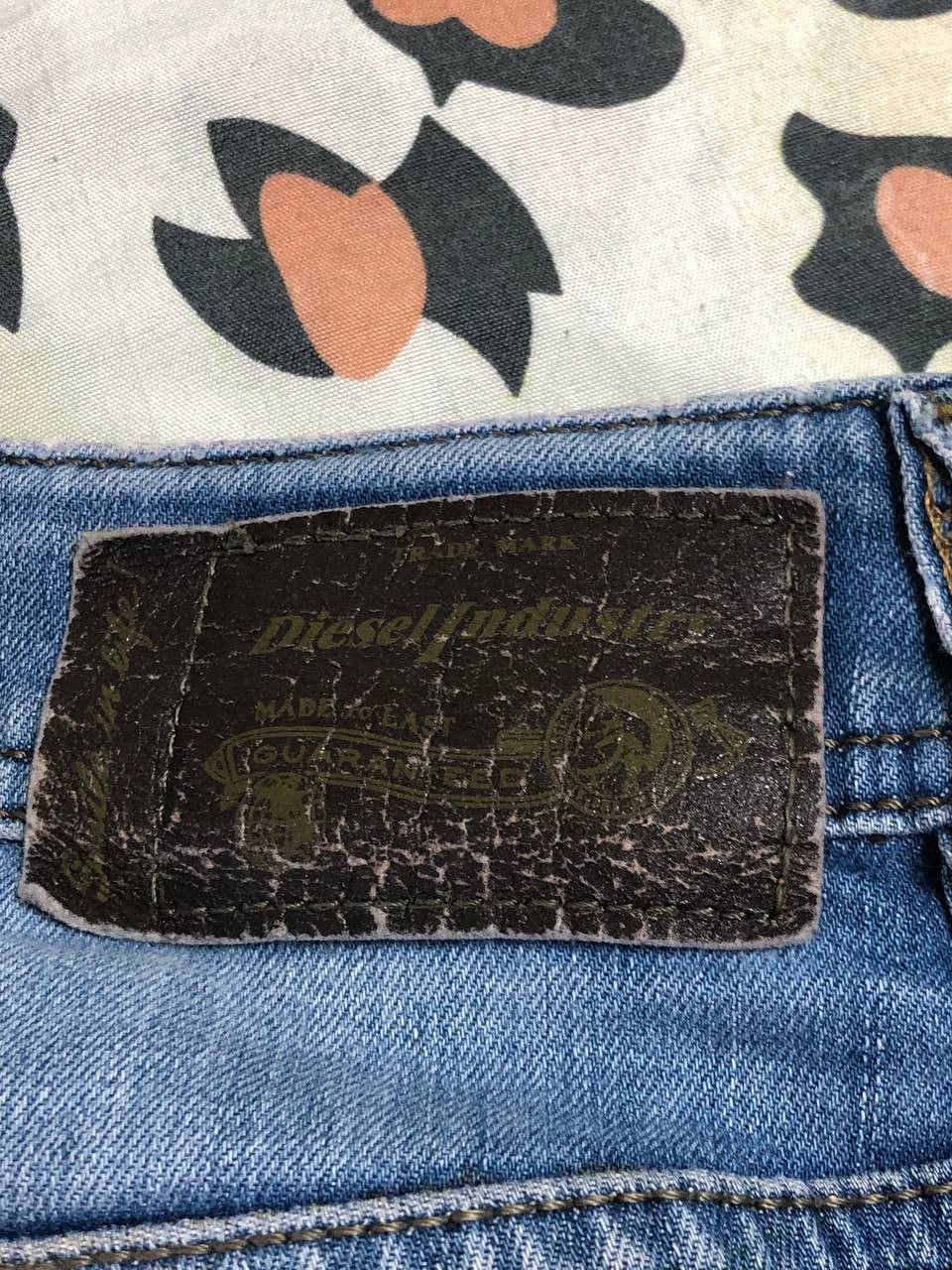 Diesel × Vintage Vintage Diesel 90’s Y2K Style Baggy Wide Denim Jeans Pants Size US 29 - 16 Thumbnail
