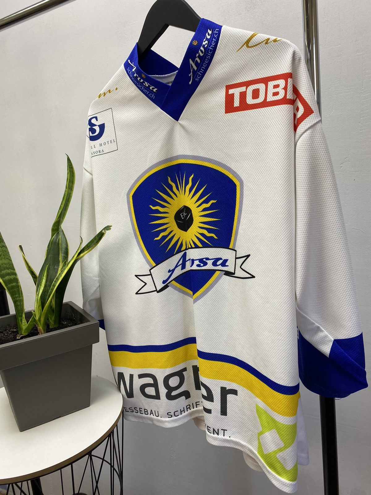 NHL × Vintage EHC AROSA HOCKEY SHIRT JERSEY OCHSNER SIZE M #1 SUSSANNE Size US M / EU 48-50 / 2 - 21 Thumbnail