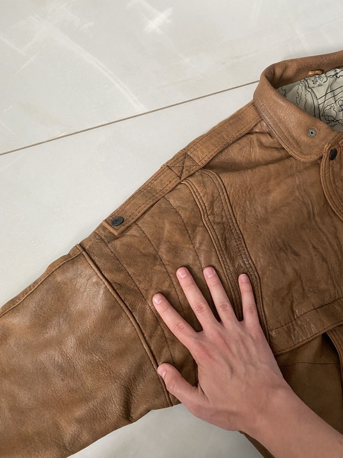 Genuine Leather Vintage Faded Leather Jacket Cropped Fit Made In England Size US M / EU 48-50 / 2 - 5 Thumbnail