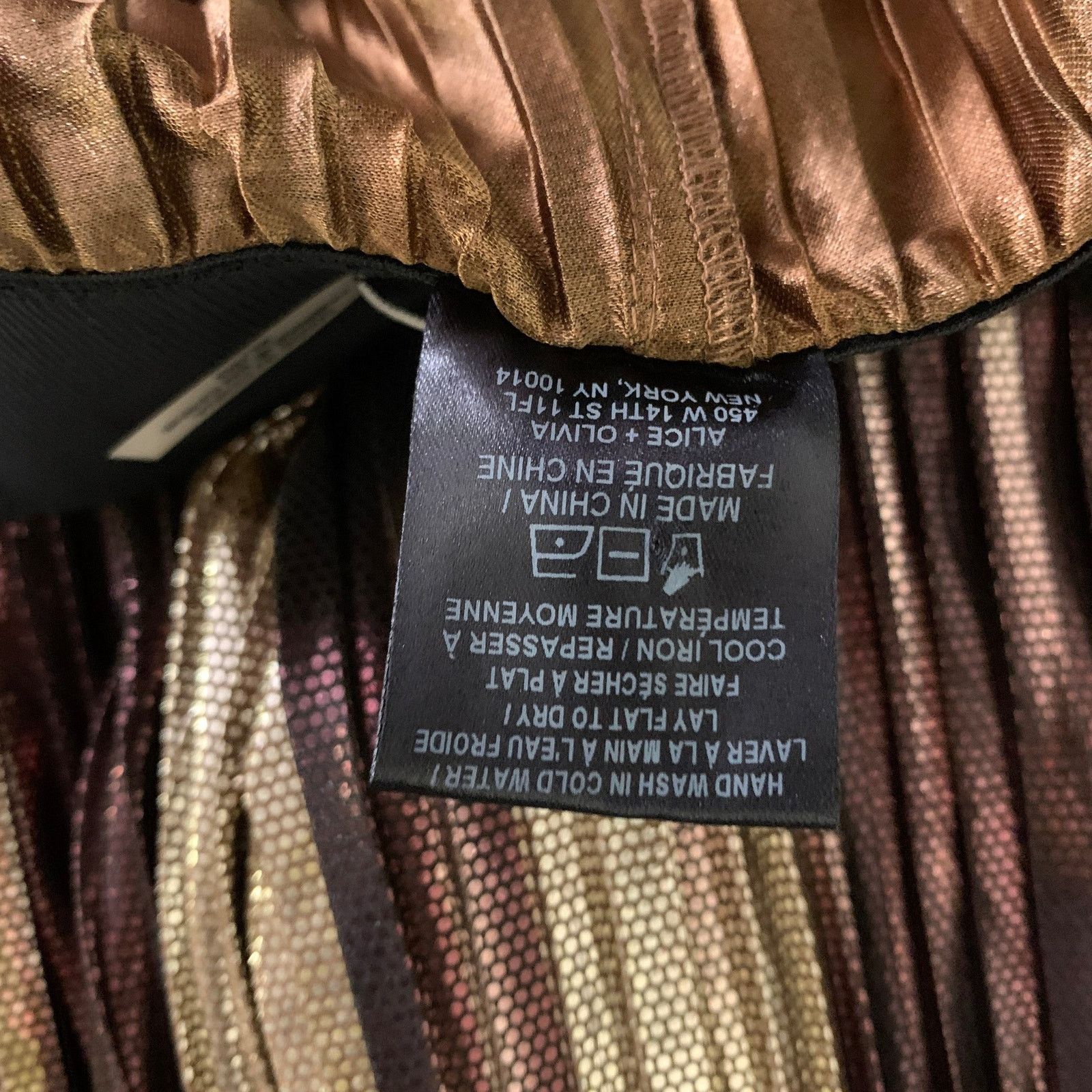 Alice + Olivia ALICE + OLIVIA Size 34 Black Gold & Burgundy Shimmery Pants Size 34" / US 12 / IT 48 - 4 Thumbnail
