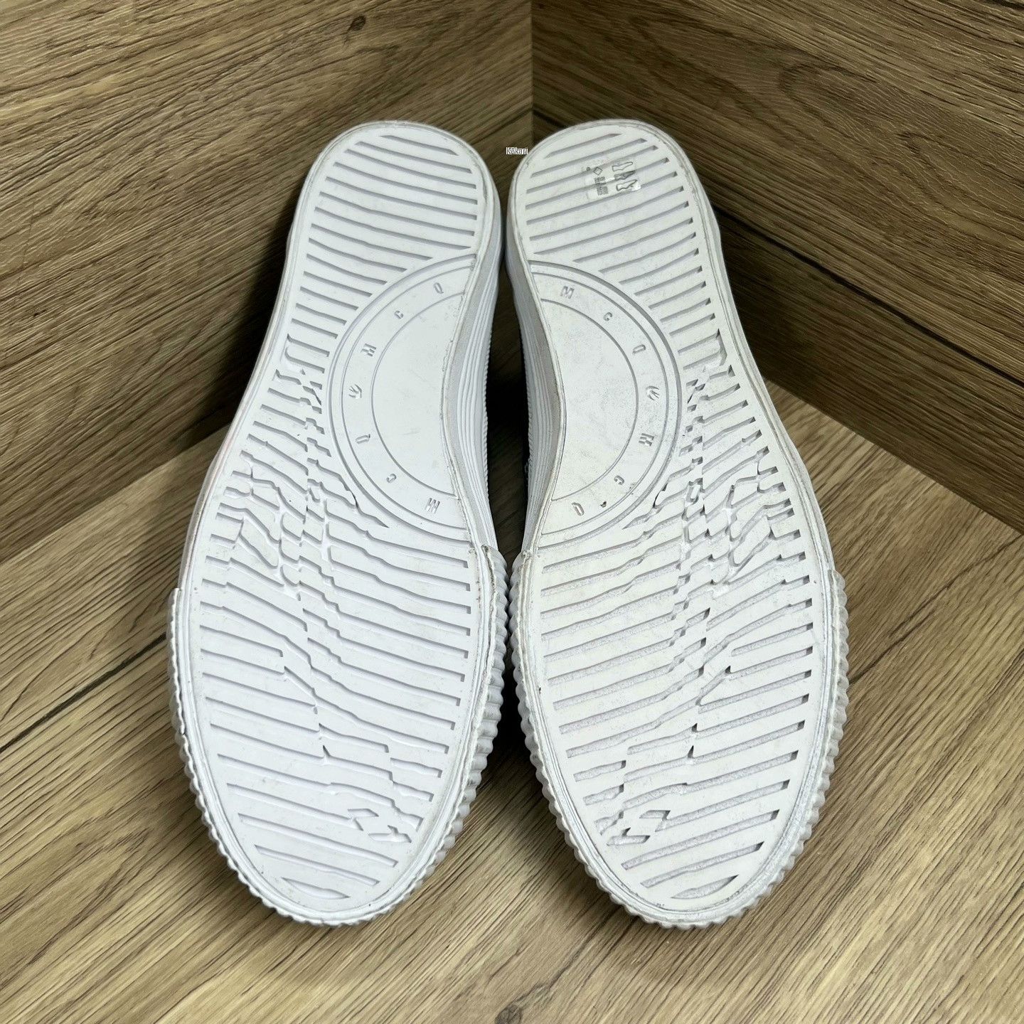 Alexander McQueen Alexander McQueen Black Swallow Sneakers Size US 8 / EU 41 - 6 Thumbnail