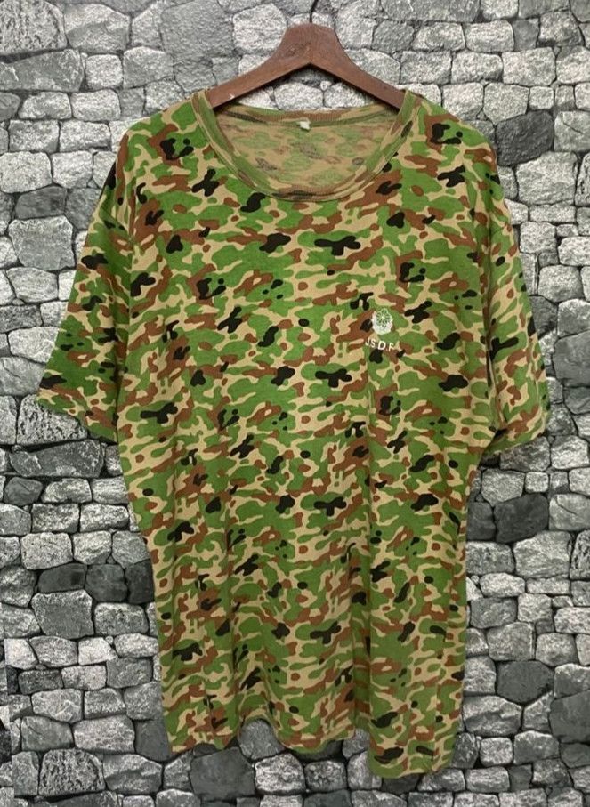 Vintage Vintage Millitary Army Cammo Tshirt Size US M / EU 48-50 / 2 - 1 Thumbnail