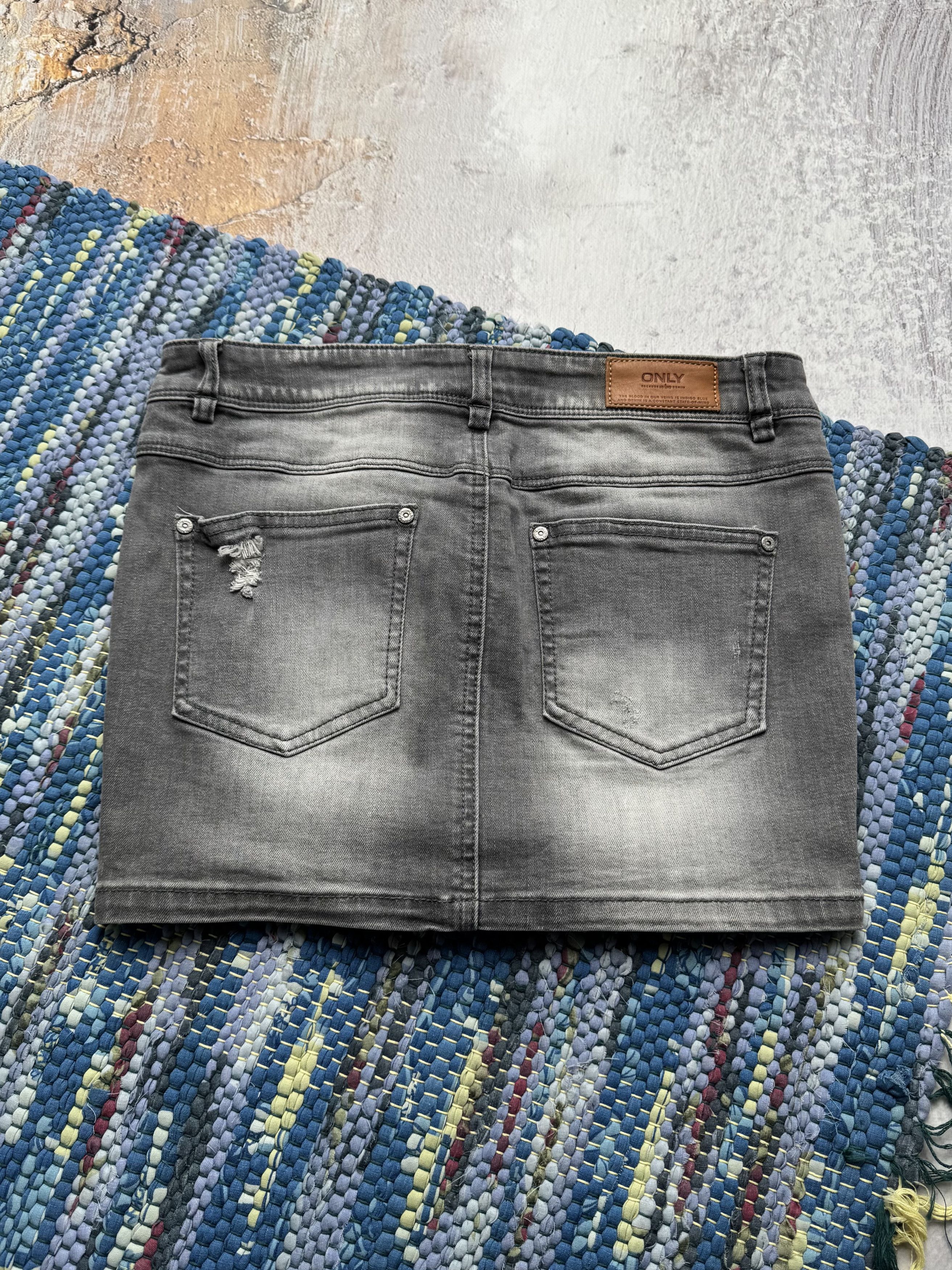 Vintage Vintage Grey Denim Mini Distressed Y2K Jean Skirt Low Rise Size 27" / US 4 / IT 40 - 5 Thumbnail