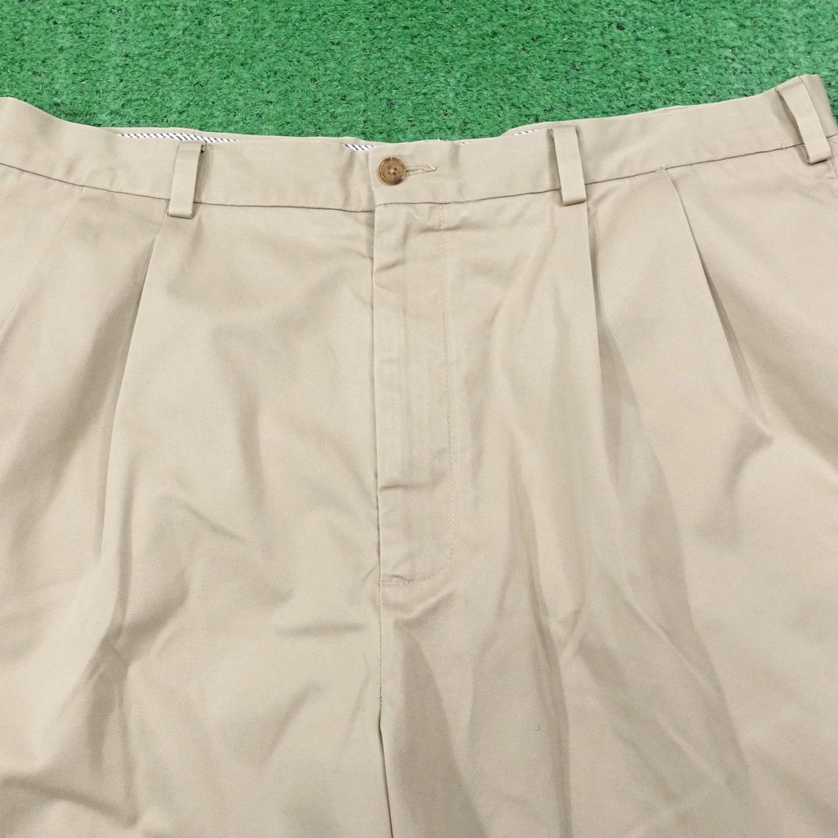 Cremieux Daniel Cremieux Shorts Mens 39 Beige Chino Pleated Relaxed Inseam 9in 100% Cotton Casual Business Front Pockets Logo Mens Size US 39 - 2 Thumbnail