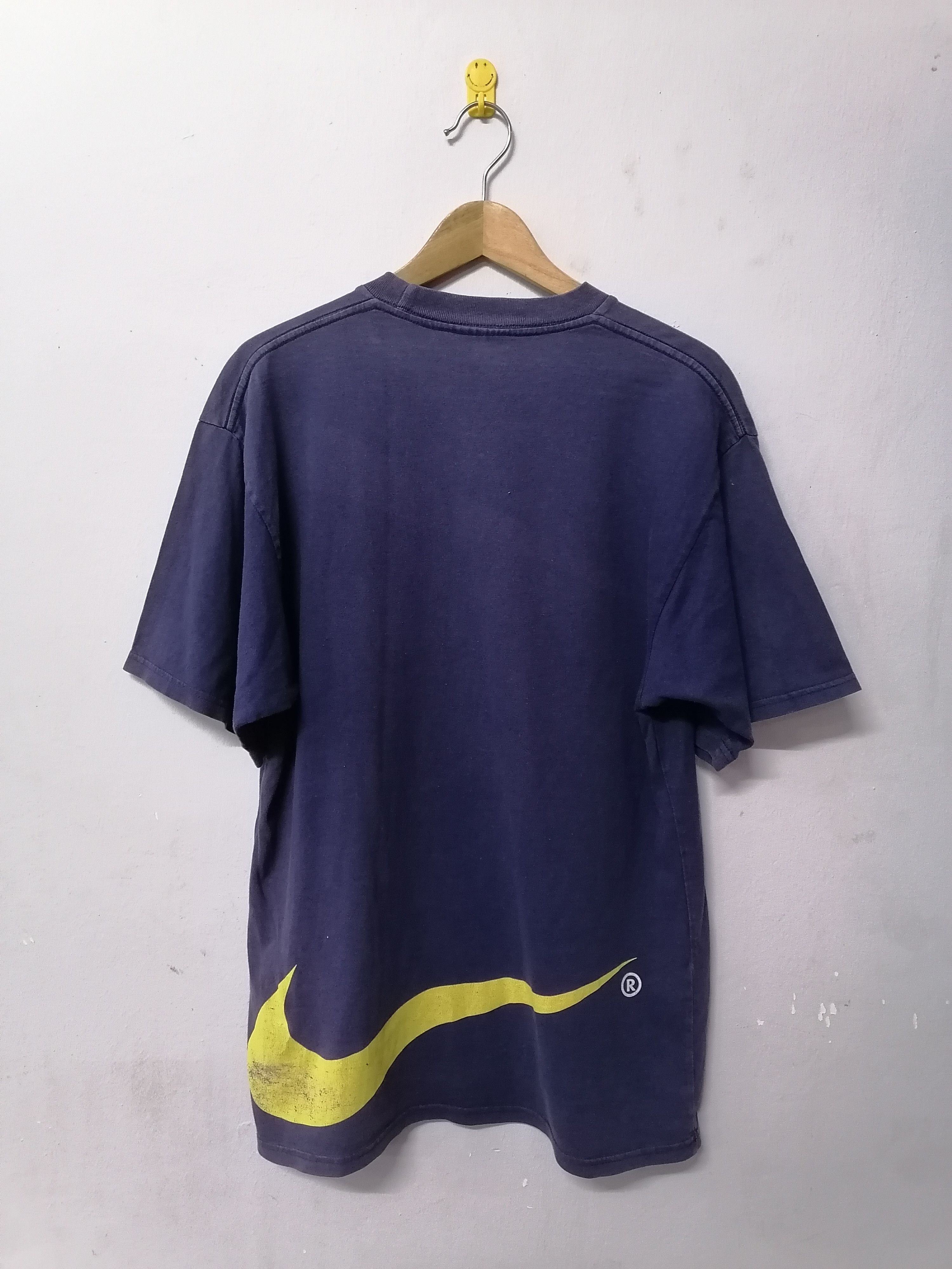 Nike Trashed Faded Vintage 90s Nike Swoosh Tee Size US M / EU 48-50 / 2 - 1 Thumbnail