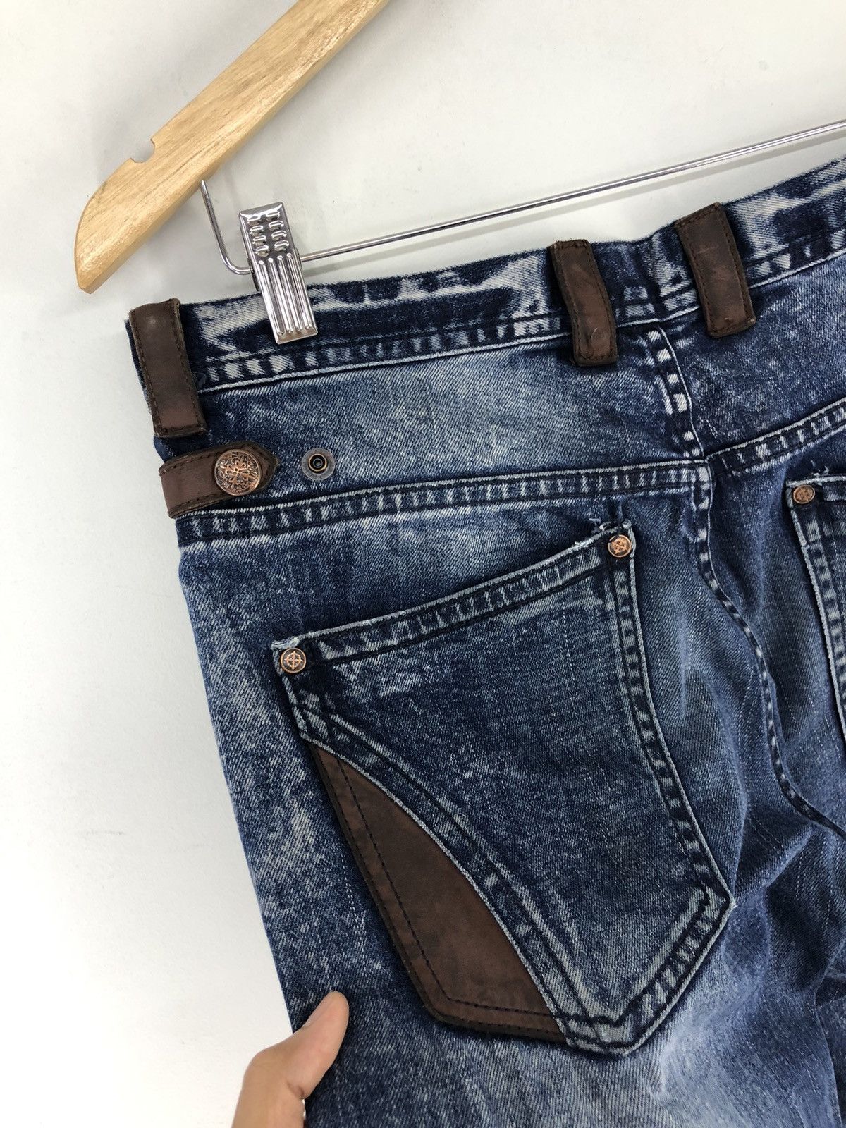 Japanese Brand Japanese Brand Chil Deric ll Distressed Faded Blue Jeans Size US 32 / EU 48 - 19 Thumbnail