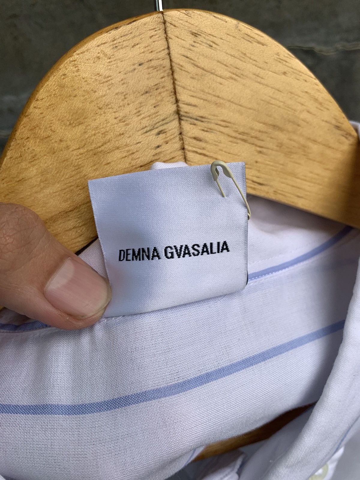 Vetements SS18 Patch - Pocket Striped Cotton Shirt In White Strip Size US S / EU 44-46 / 1 - 11 Thumbnail