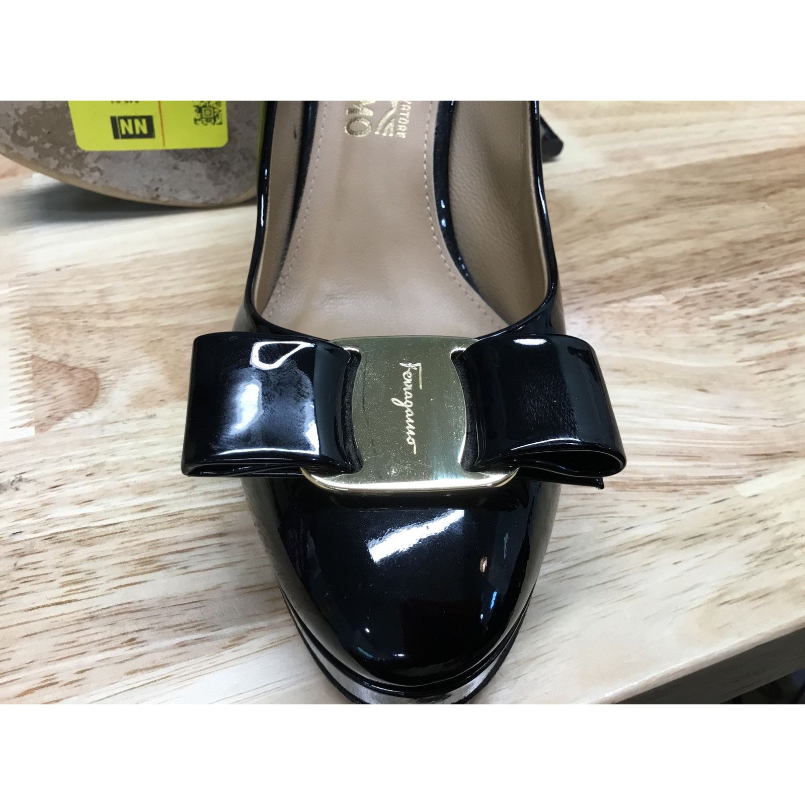 Salvatore Ferragamo Salvatore Ferragamo Flats Women's US 8B Black Comfort Shoes Size US 8 / IT 38 - 8 Thumbnail