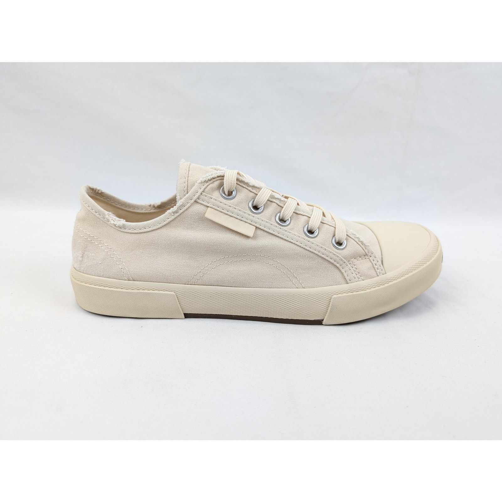 Balenciaga o1rshd1 Low Destroyed Paris Rubber Sole Low Top Sneakers Size US 10 / EU 43 - 1 Thumbnail