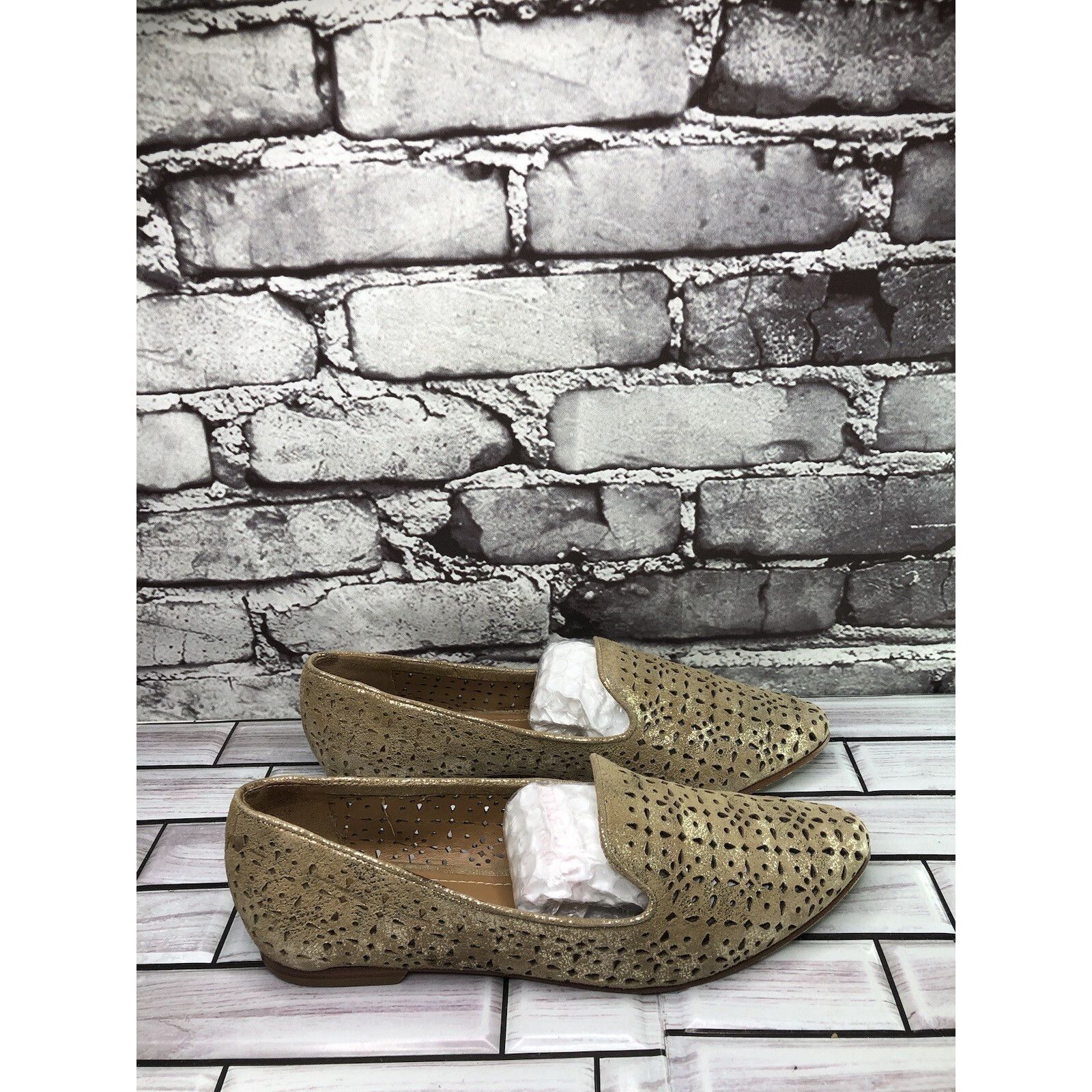 Trask H.S. Trask Gold Leather Shimmer Slip On Perforated Shoes Wom Size US 7.5 / IT 37.5 - 12 Thumbnail