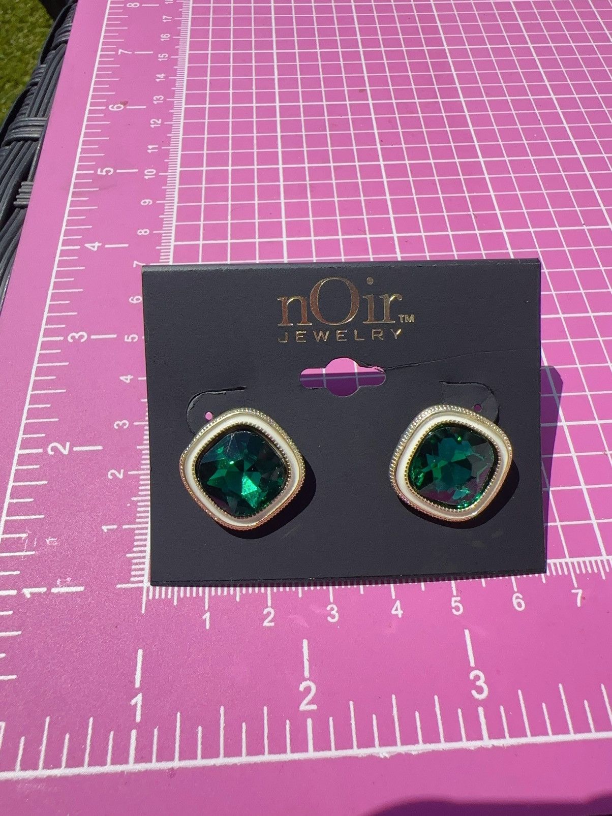 Designer Noir gold tone green diamond beige edge studs square earring Size ONE SIZE - 4 Thumbnail