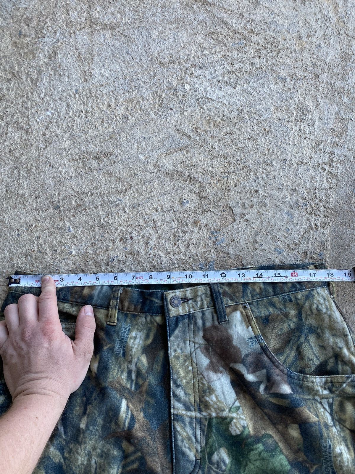 Vintage Vintage Y2K Cabelas Realtree Style Camo Cargo Soft Pants Size US 36 / EU 52 - 9 Thumbnail