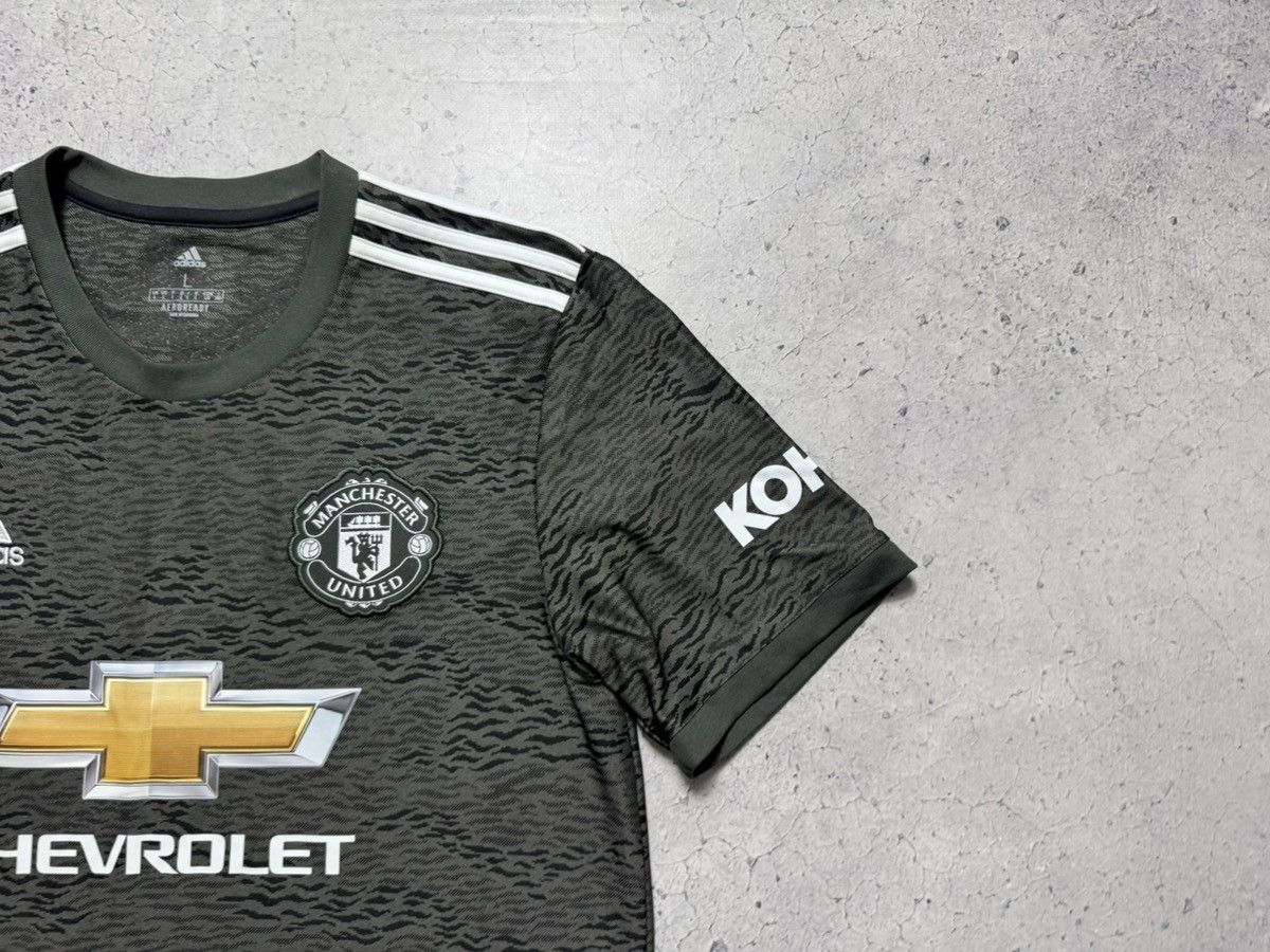 Adidas Adidas FC Manchester United 2020/2021 Vintage Soccer Jersey Size US L / EU 52-54 / 3 - 2 Thumbnail