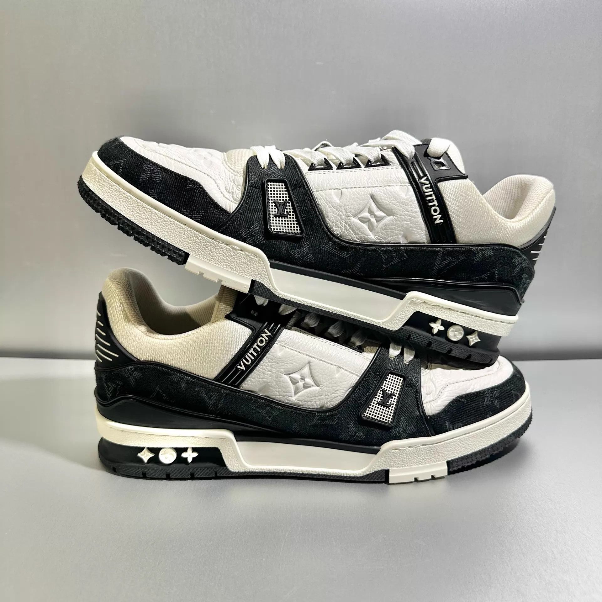 Louis Vuitton LV Trainer Black & White Denim 9/43 Worn once Size US 10 / EU 43 - 3 Thumbnail