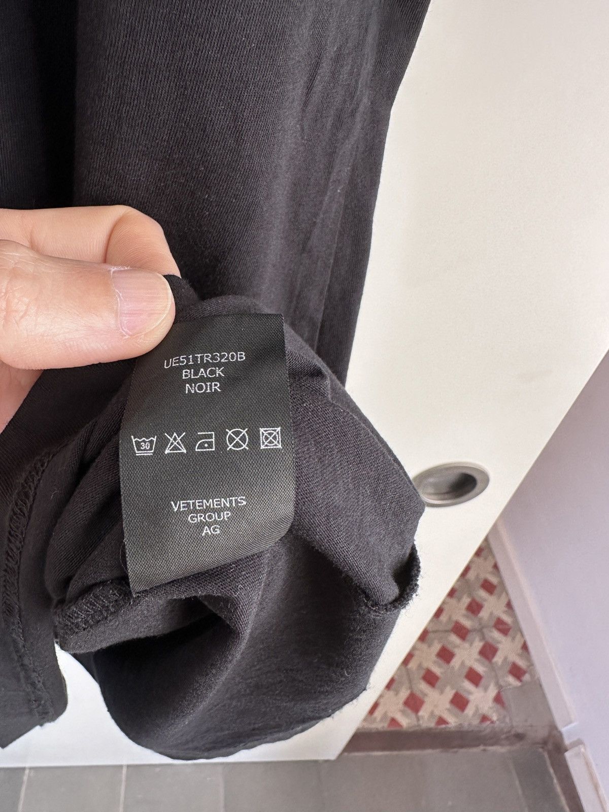 Vetements Vetements Insecurity Tee T-shirt Size US S / EU 44-46 / 1 - 8 Thumbnail