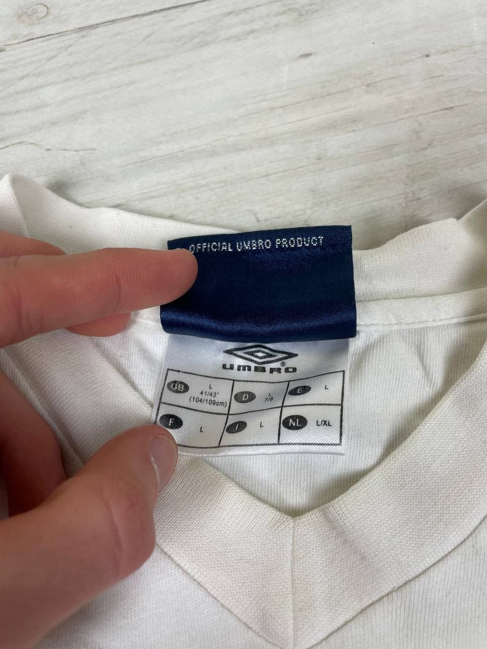 Umbro Vintage Umbro England Football Shirt Soccer Jersey 00s Size US L / EU 52-54 / 3 - 12 Thumbnail