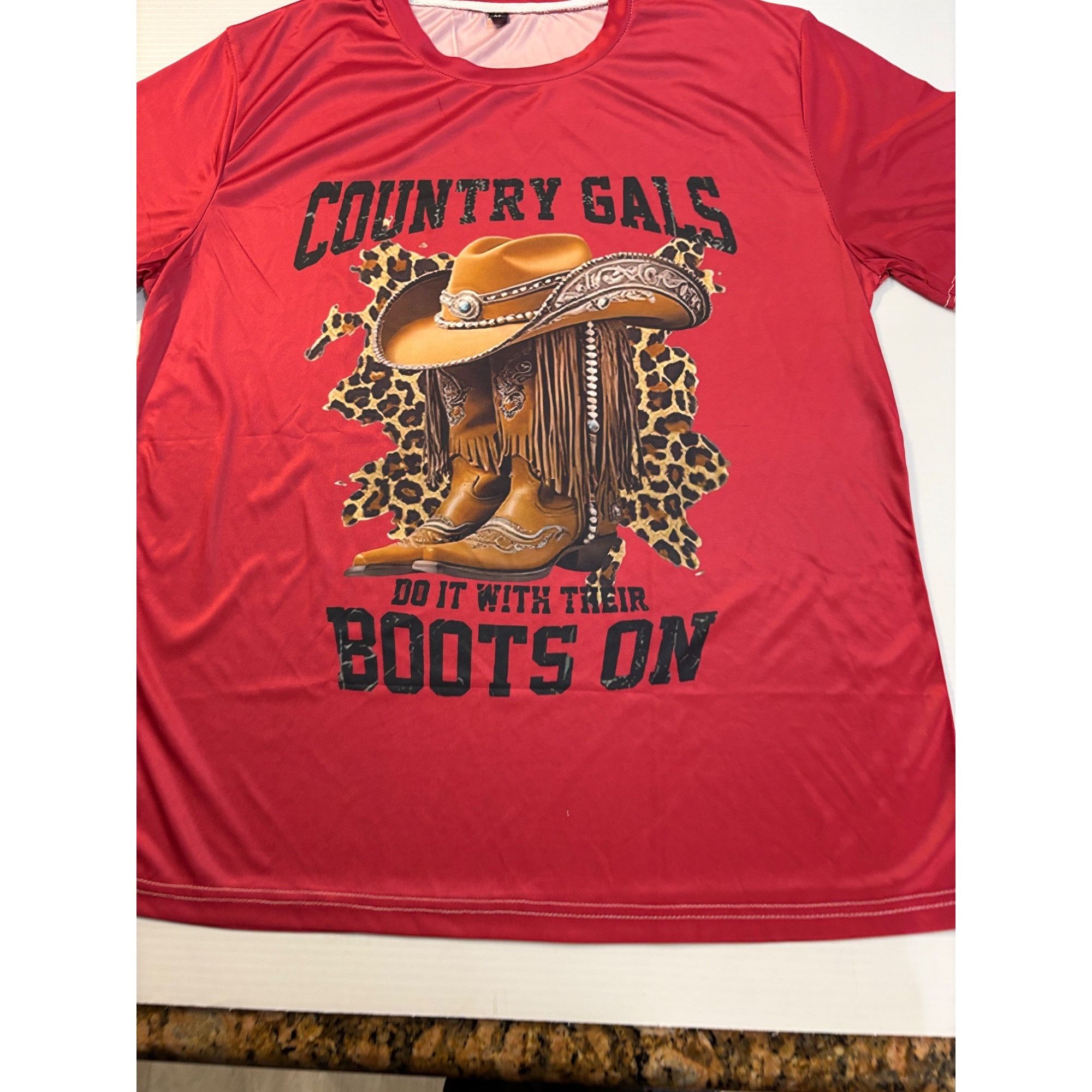 Other Country Gals Graphic T-Shirt Red Short Sleeve Womens Polyest Size M / US 6-8 / IT 42-44 - 1 Thumbnail