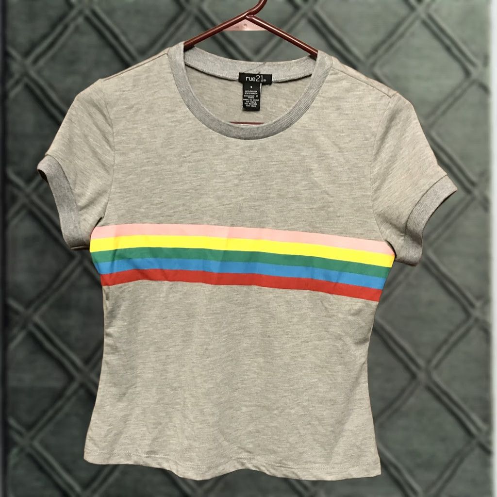 Vintage Rue21 Rainbow Striped Knit Tee Shirt Gray Junior's Small S/S NWT NEW 1572 Size S / US 4 / IT 40 - 1 Thumbnail