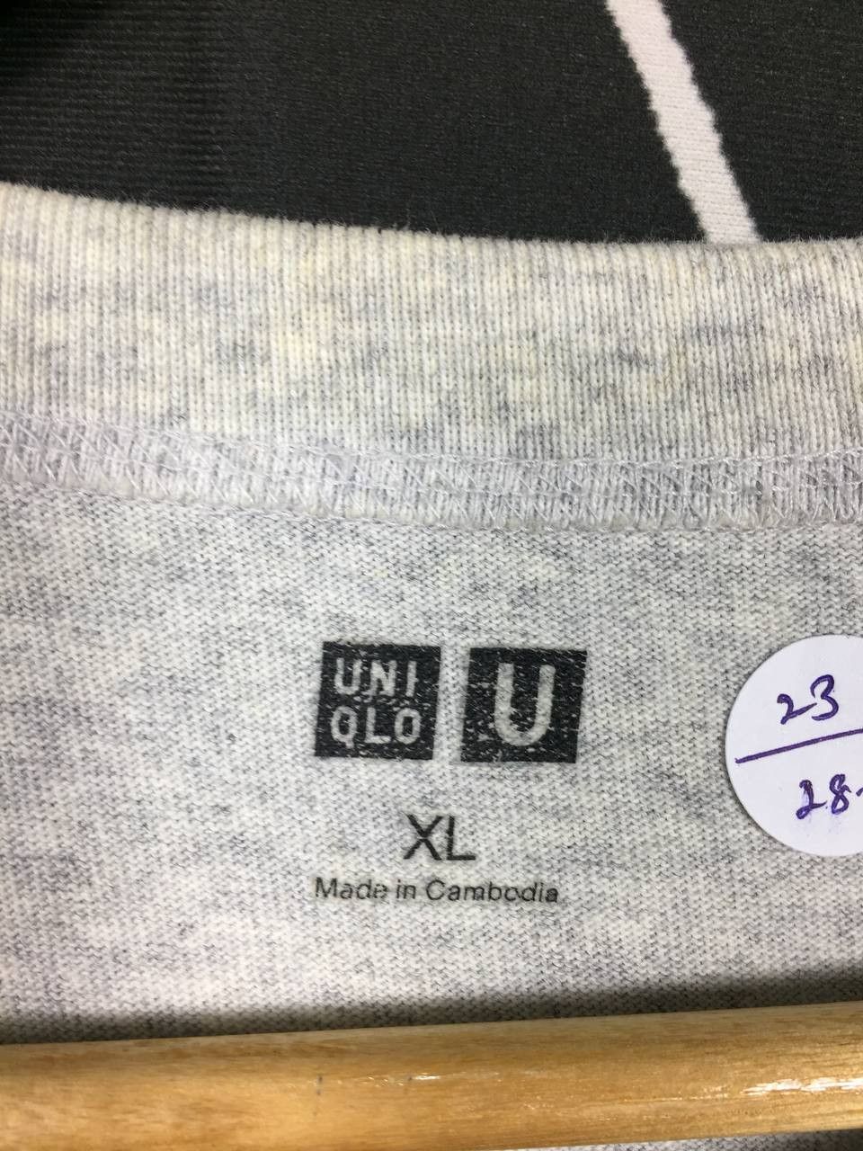 Japanese Brand × Uniqlo Uniqlo U Crew Neck Plain Casual Short Sleeve Tee Size US XL / EU 56 / 4 - 7 Thumbnail