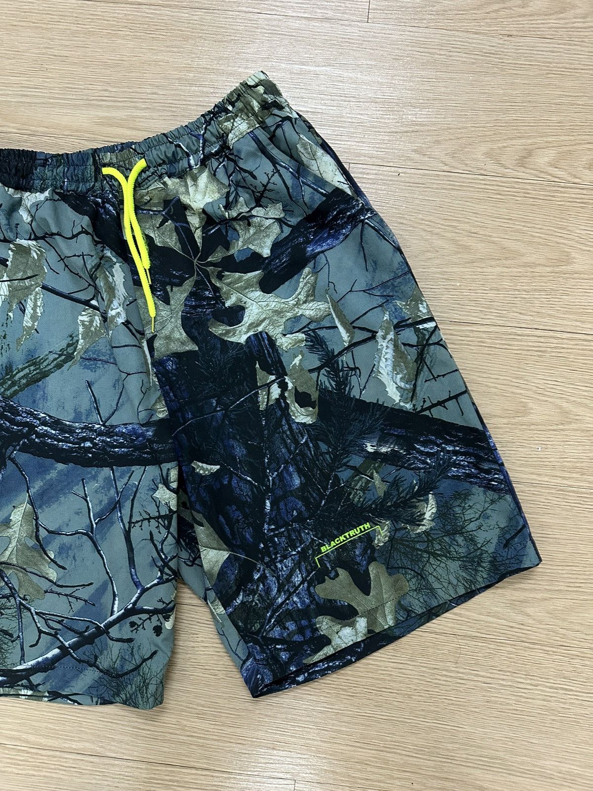 Realtree Very Beautiful Black Truth Real Tree Outdoor Shorts Size US 32 / EU 48 - 4 Thumbnail