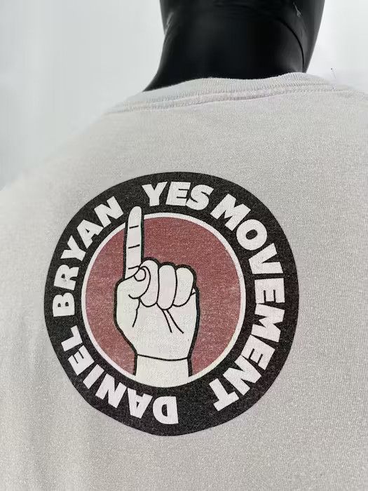 Vintage Vintage Y2K Daniel Bryan YES WWE Crewneck Shirt 2013 Size US M / EU 48-50 / 2 - 10 Thumbnail