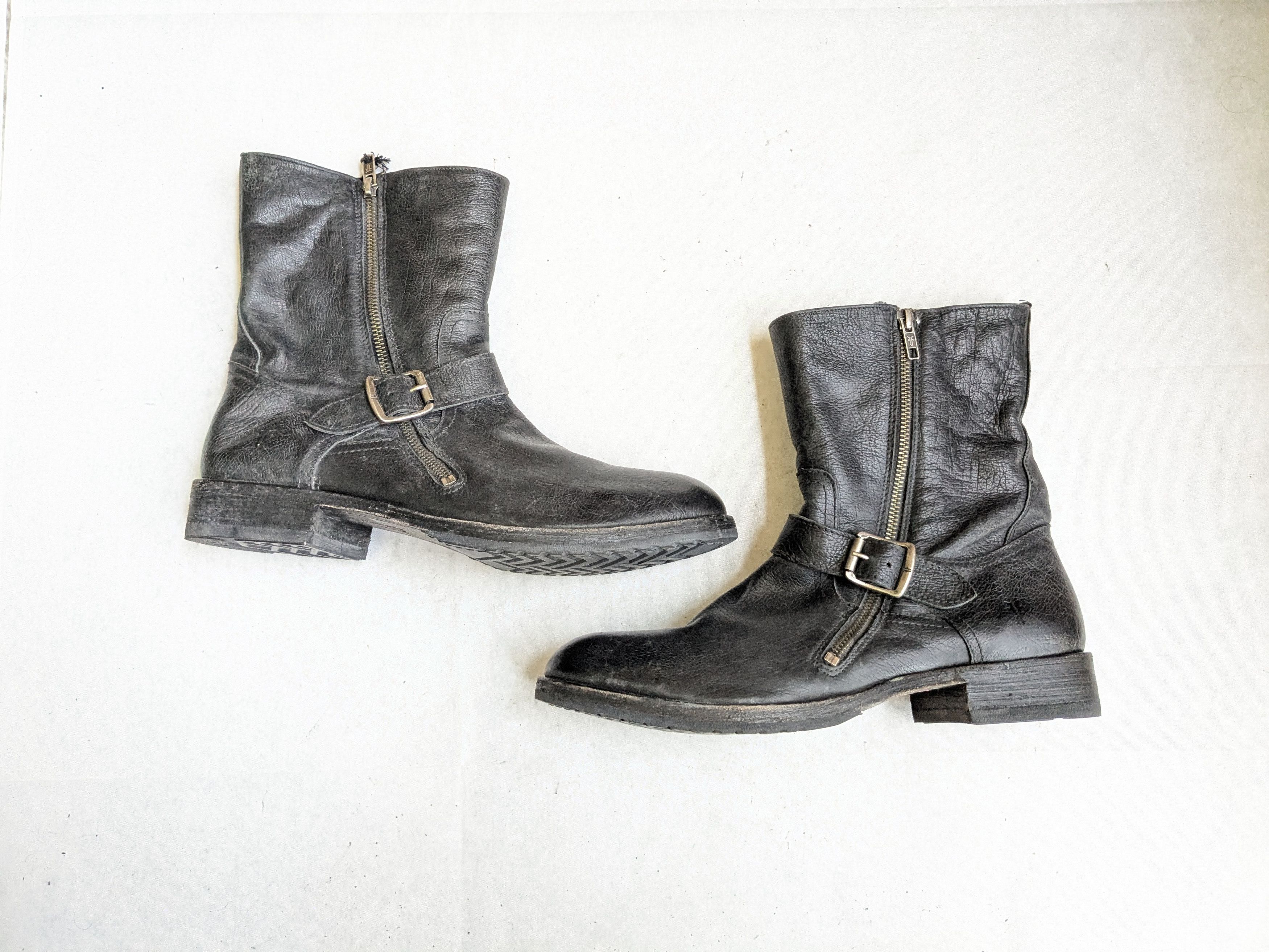 Frye Frye Engineer Boots Black Leather 10.5 M Leather Buckle Size US 10.5 / EU 43-44 - 1 Thumbnail