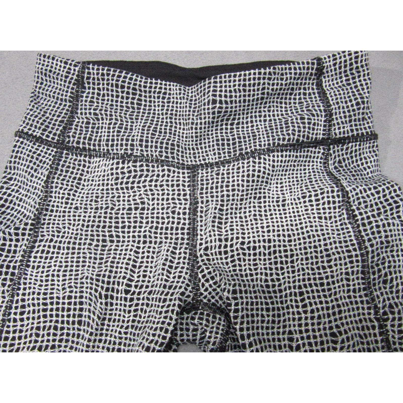 Lululemon Lululemon Leggings Womens 4 Black White Low Rise High Waist Running Gym Wear Shirt? Size 27" / US 4 / IT 40 - 2 Thumbnail