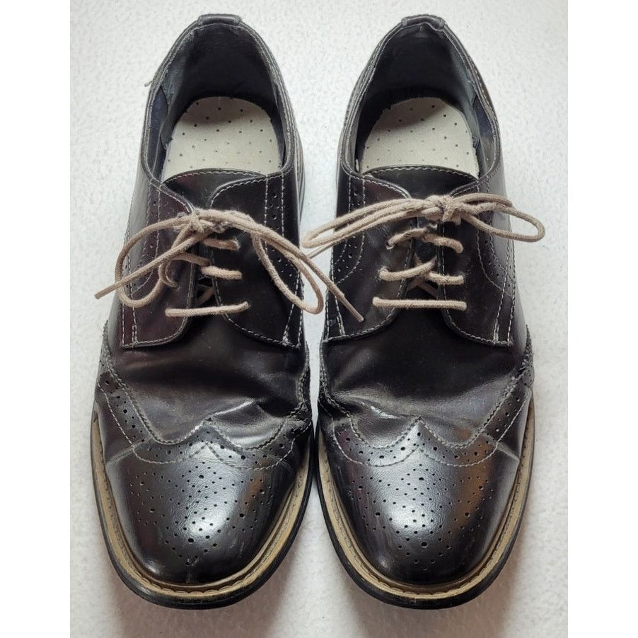 Perry ellis wingtip shoes top