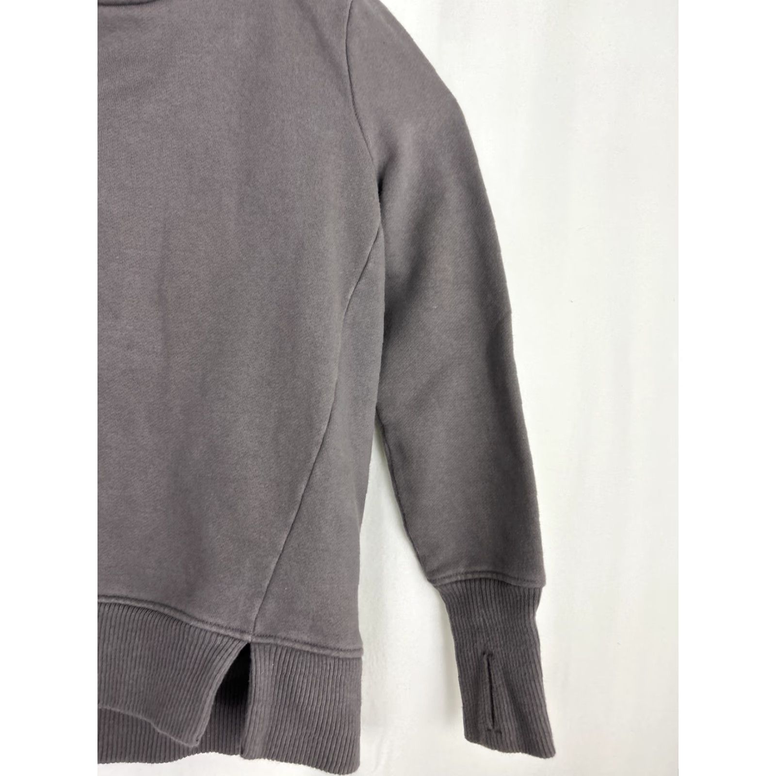 Athleta Athleta Sweatshirt Pullover Women’s XS Gray Thumbhole Funnel Neck Turtleneck Activewear Pullover Size XS / US 0-2 / IT 36-38 - 5 Thumbnail