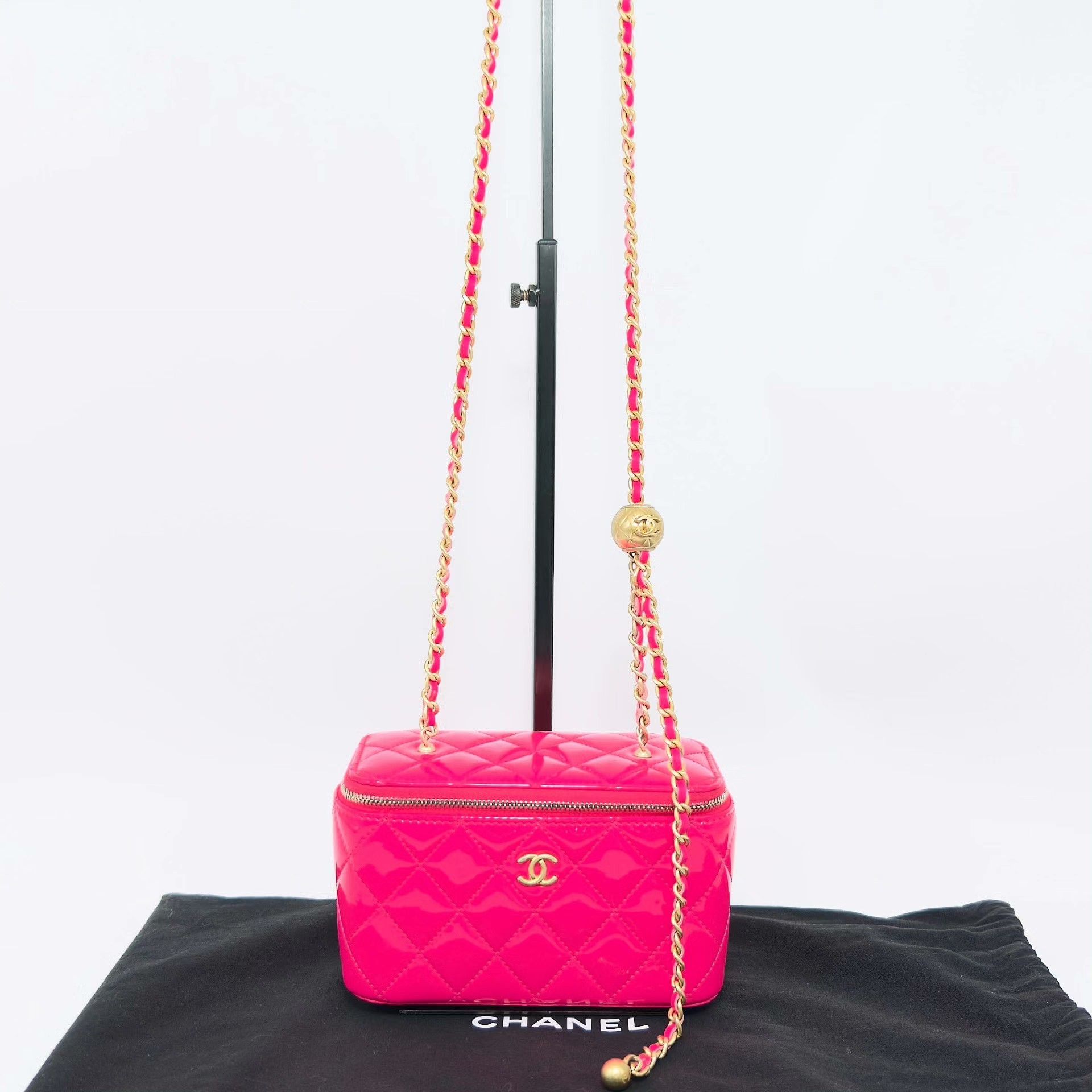 Chanel Pre-loved Bag Very good condition Size ONE SIZE - 1 Thumbnail
