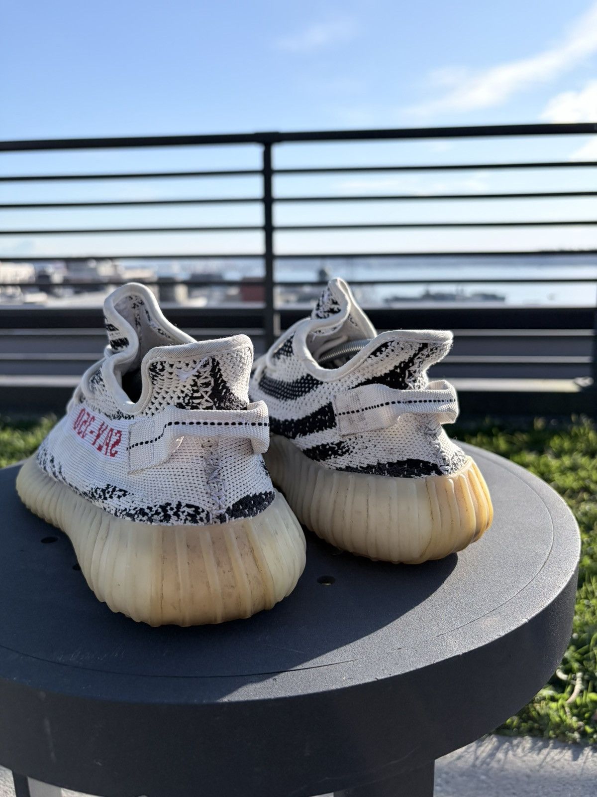 Adidas × Kanye West Adidas Yeezy Boost 350 V2 Zebra Size US 10 / EU 43 - 5 Thumbnail