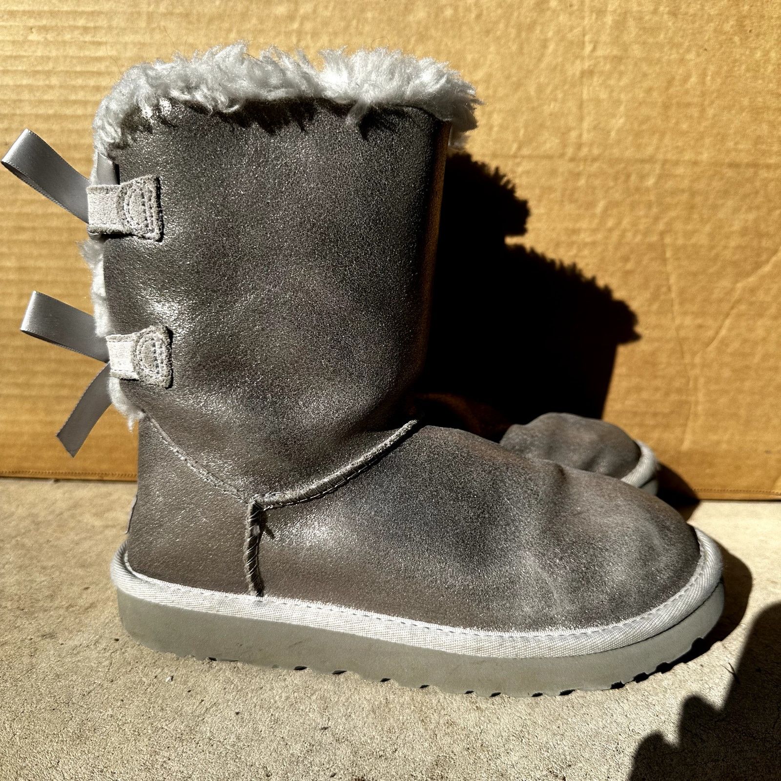 Ugg UGG Bailey Bow Glisten Boots Mid Shearling Suede Metallic 6 Size US 6 / IT 36 - 2 Thumbnail