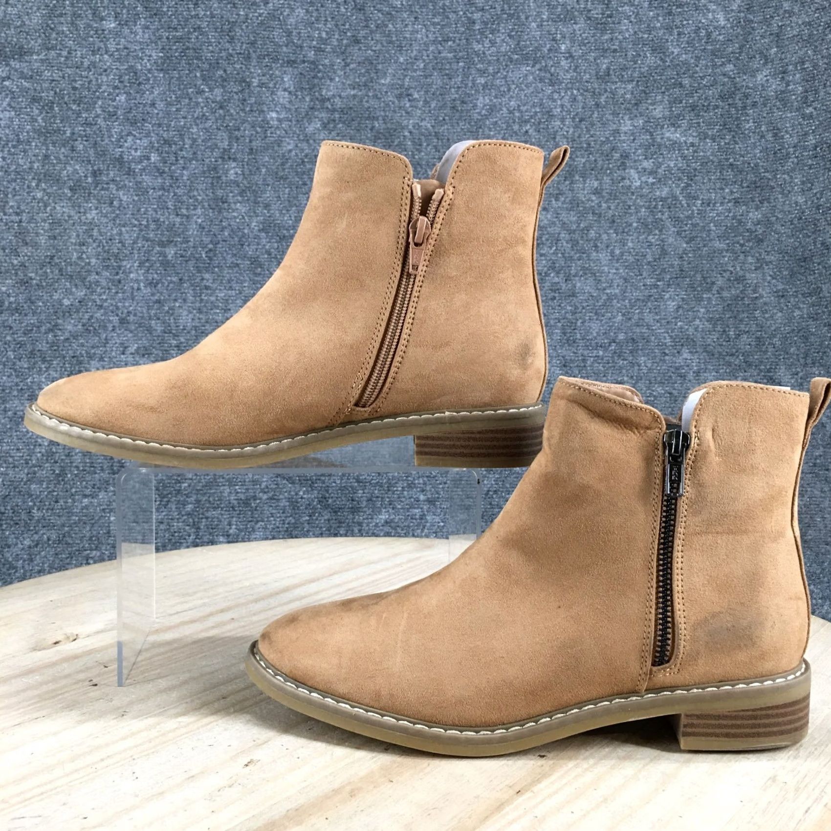 Vintage Universal Thread Boots Womens 8 Ankle Booties Beige Faux Suede Double Side Zip Catogory: Bootie Size US 8 / IT 38 - 2 Thumbnail