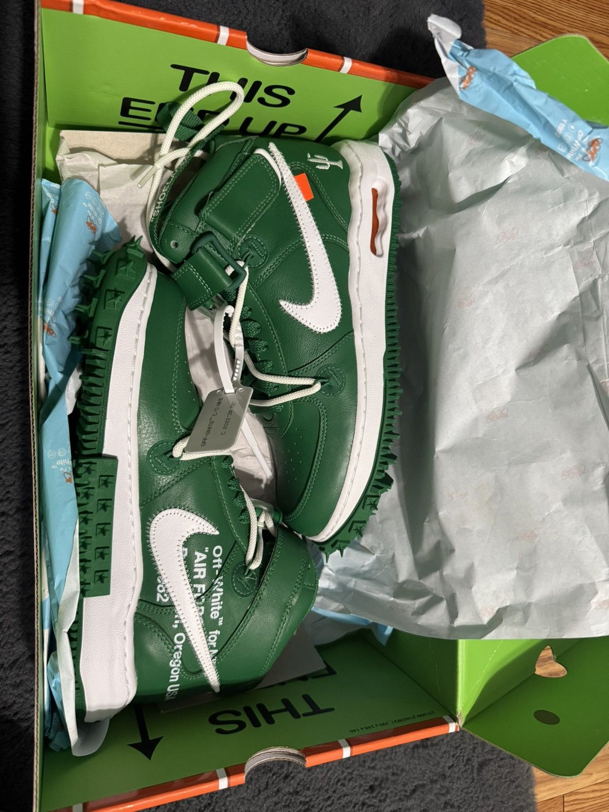 Off-White Nike Air Force 1 Mid Pine green