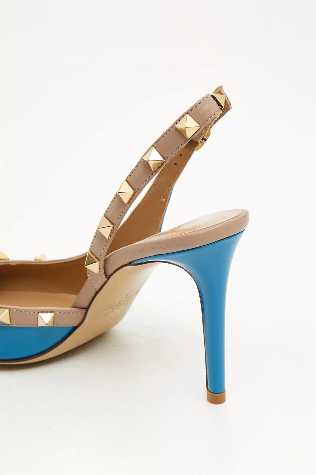 Valentino o1s1wg111125 Patent Rockstud Slingback Pumps in Blue Size US 6 / IT 36 - 2 Thumbnail