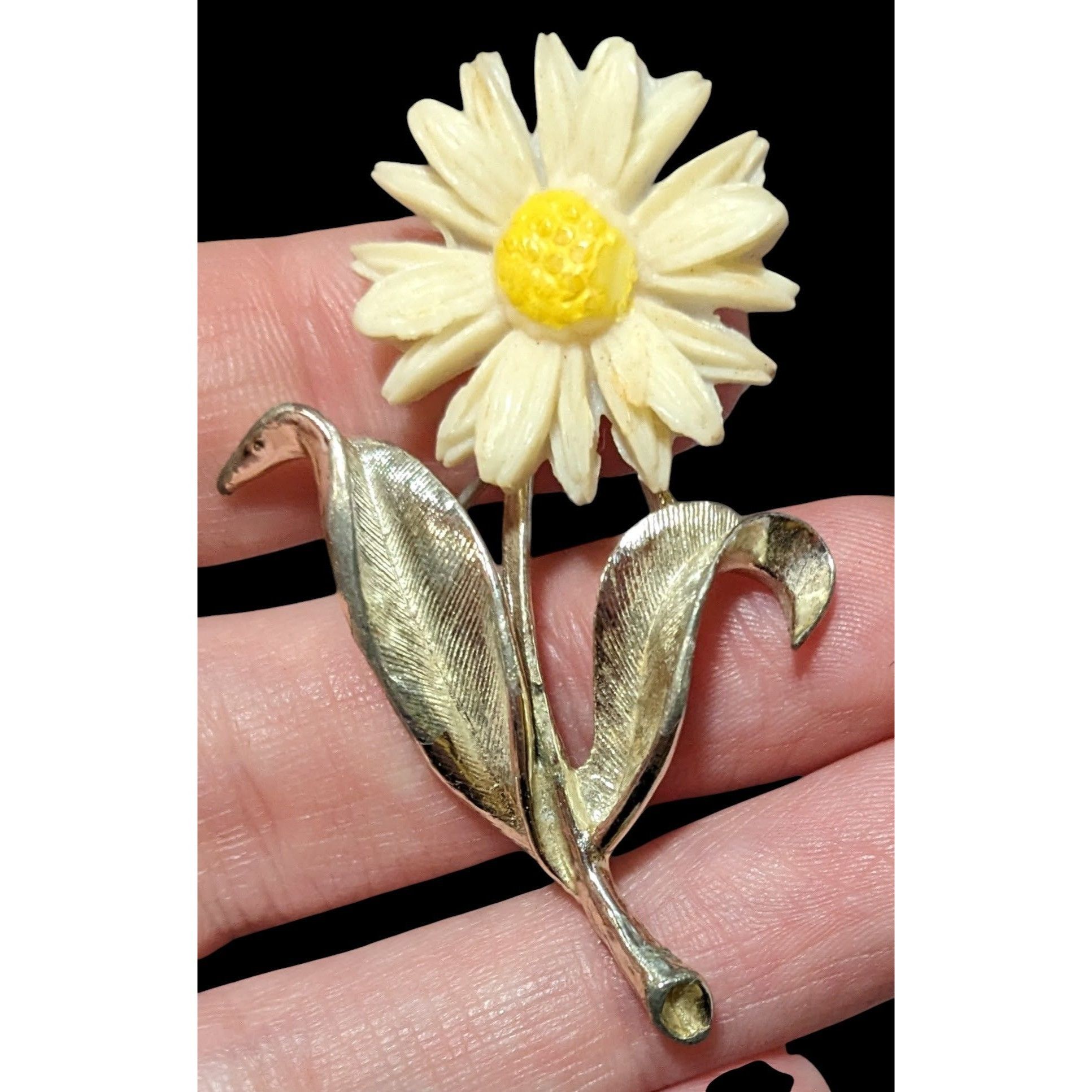 Other Vintage Sarah Coventry Silver And White Daisy Brooch Size ONE SIZE - 2 Thumbnail