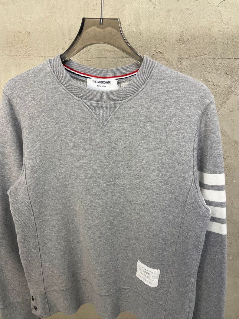 Thom Browne Thom browne Gray four-striped round-neck sweatshirt 2504-Ne Size US S / EU 44-46 / 1 - 3 Thumbnail
