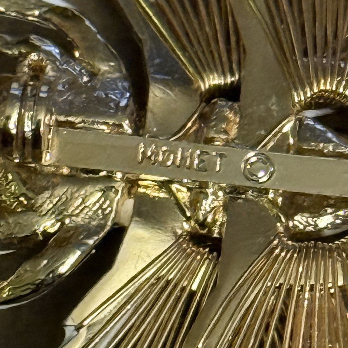 Monet Vintage Monet white and gold dragonfly brooch Size ONE SIZE - 4 Thumbnail