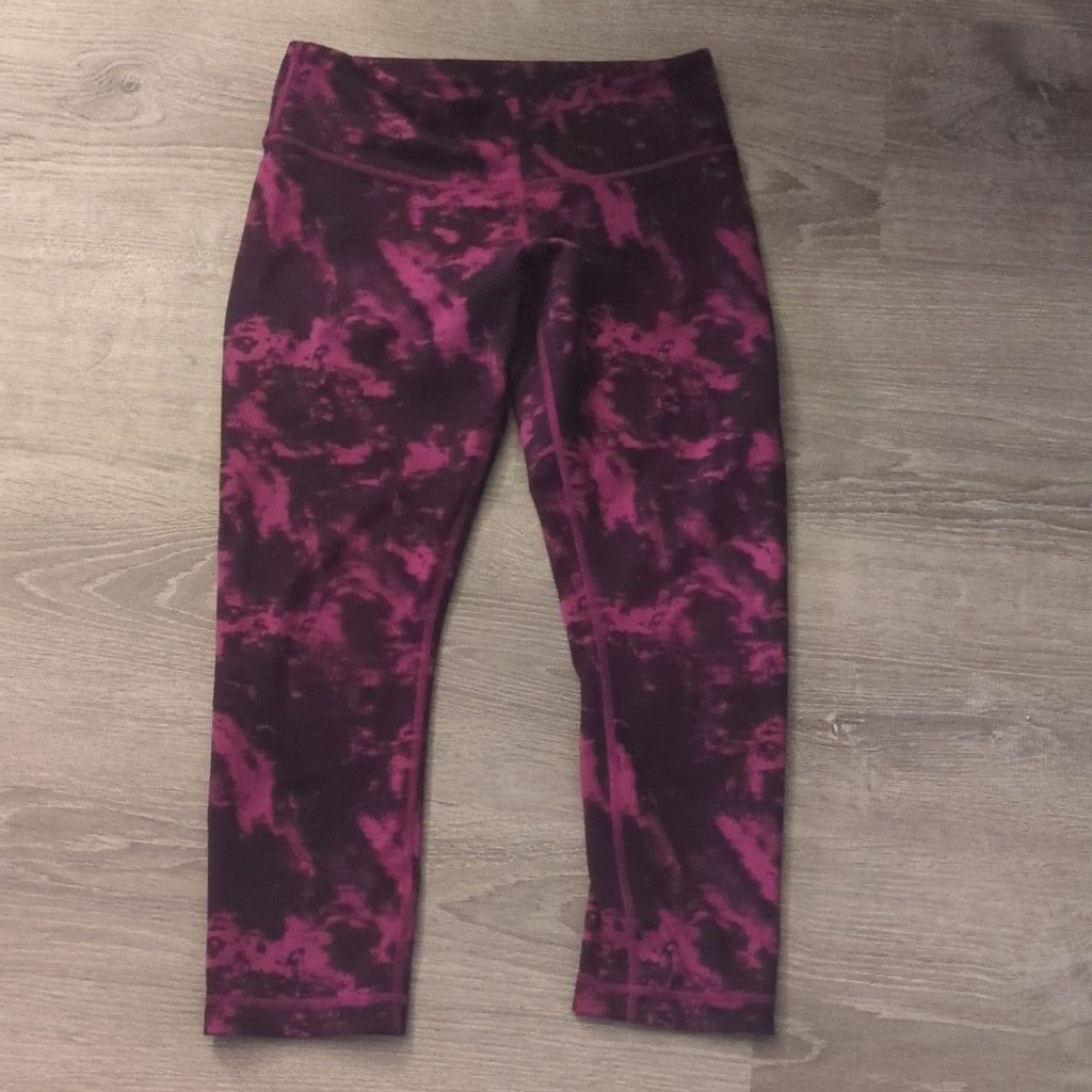 Lululemon Lululemon wunder under crop grapealuscious leggings size 6 Size 28" / US 6 / IT 42 - 2 Thumbnail
