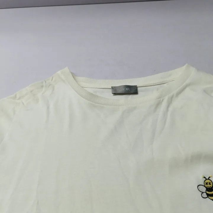 Dior Dior Dior x KAWS Logo Bee Print T-Shirt for Men 0079-2507 Size US S / EU 44-46 / 1 - 5 Thumbnail