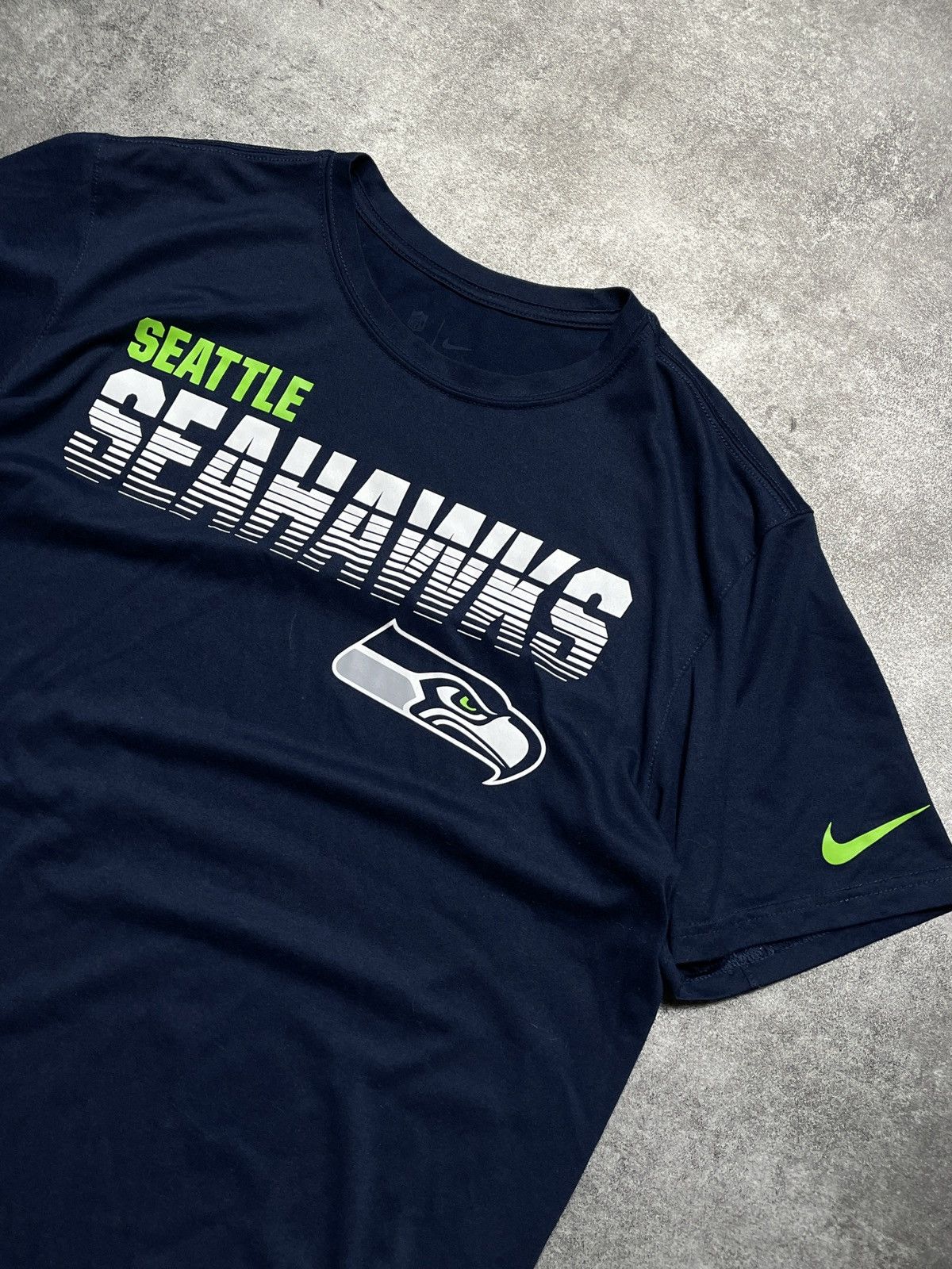 NFL 🔥Offers🔥Nike NFL Seattle Seahawks T-Shirt Swoosh Spellout Size US L / EU 52-54 / 3 - 2 Thumbnail
