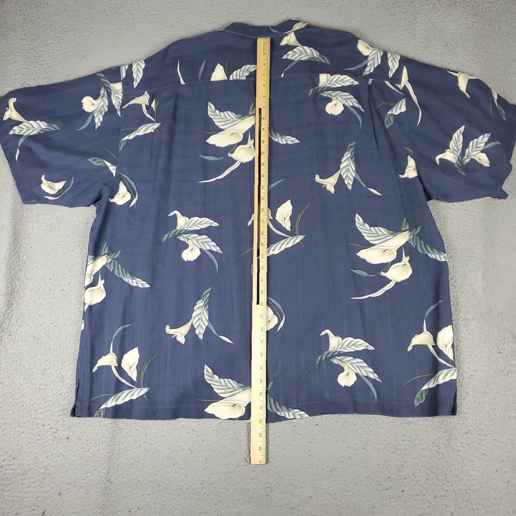 Tommy Bahama Tommy Bahama Shirt Mens 2XL Blue Floral Silk Hawaiian Button Up Short Sleeve Size US XXL / EU 58 / 5 - 4 Thumbnail