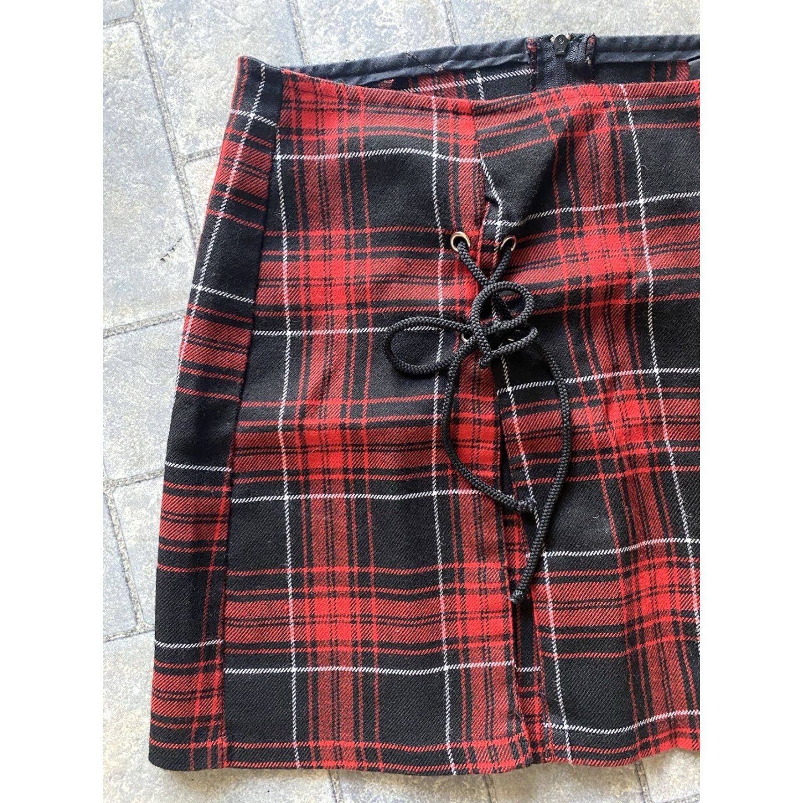 Lip Service VINTAGE Lip Service Los Angeles MEDIUM Red Black Plaid Mini Skirt Made In USA Size 32" / US 10 / IT 46 - 5 Thumbnail