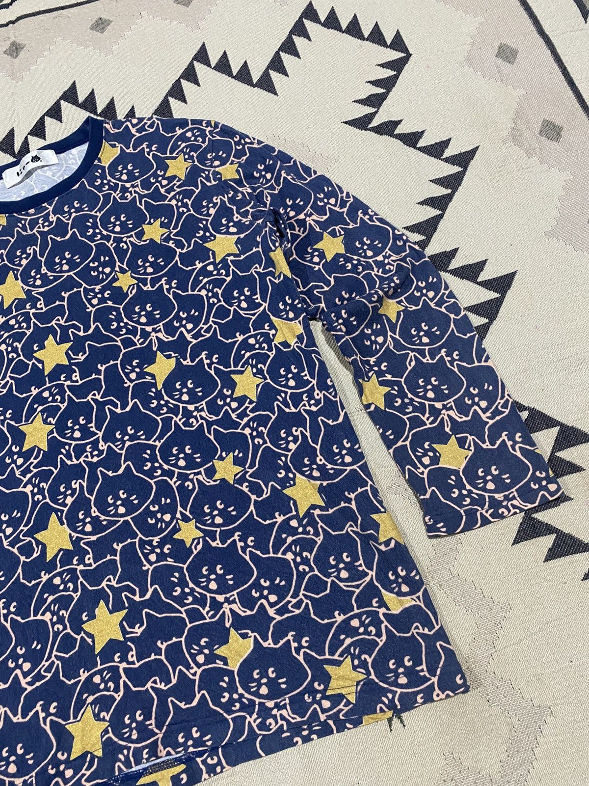 Issey Miyake 2000s NE-NET BY ISSEY MIYAKE KITTEN FACE AND STAR AOP FADED Size US M / EU 48-50 / 2 - 5 Thumbnail