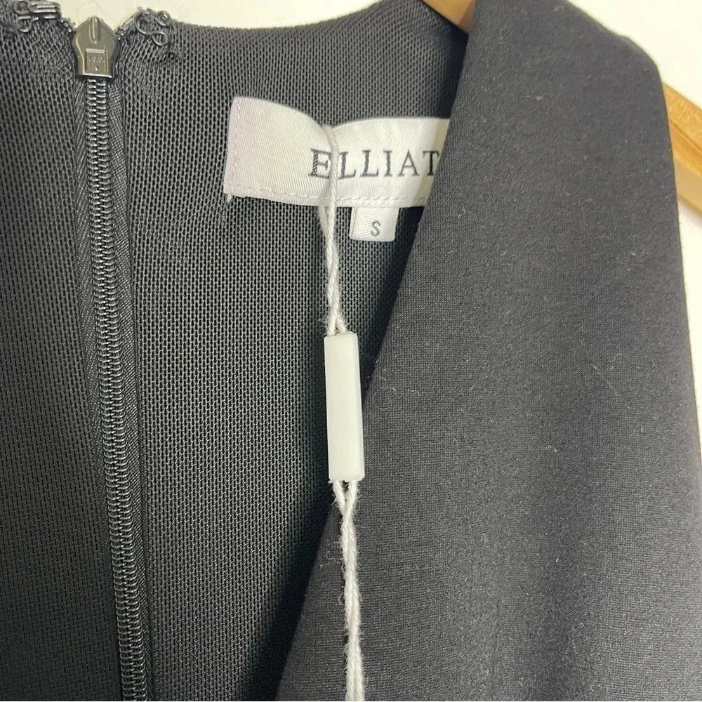ELLIATT Elliatt Revolve Black Trim V-Neck Dress Size Small NWT Size S / US 4 / IT 40 - 3 Thumbnail